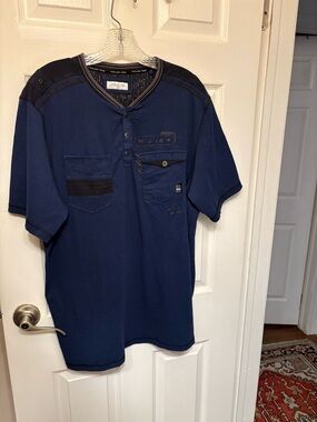 Men's Blue Short-Sleeve Pocket Henley Polo - Casual Everyday Tee